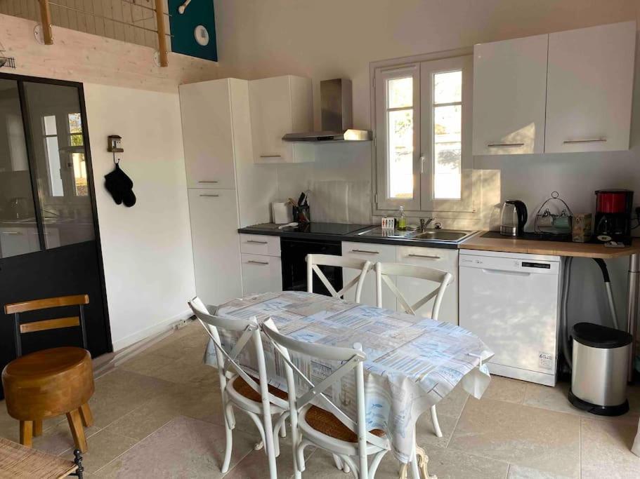 La Cabane De Lily - T2 Classe 3 Etoiles Rochefort  Luaran gambar